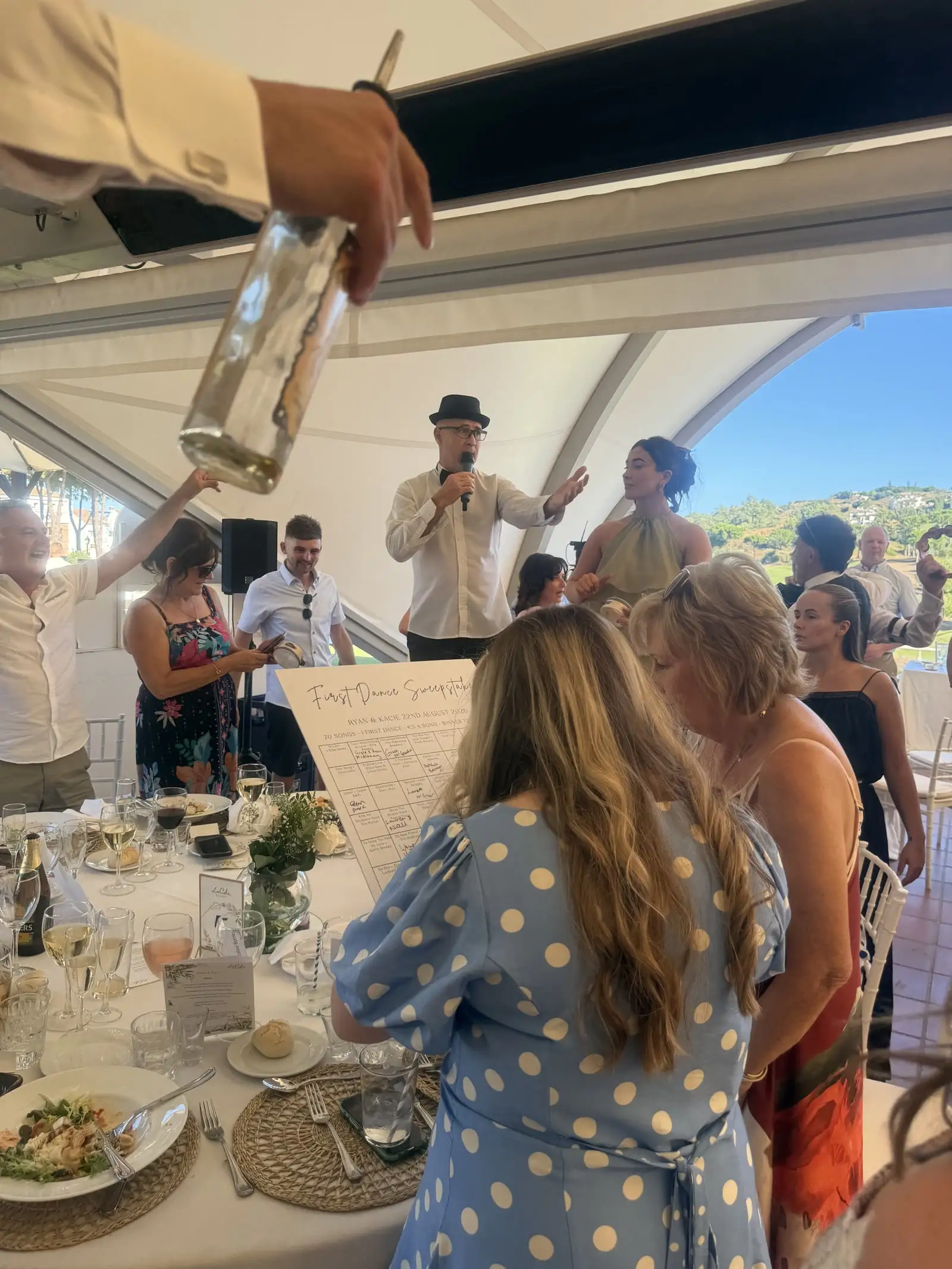SINGING WAITER SHOW, Ian Preston wedding entertainment